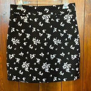 Kim Rogers skort size 6